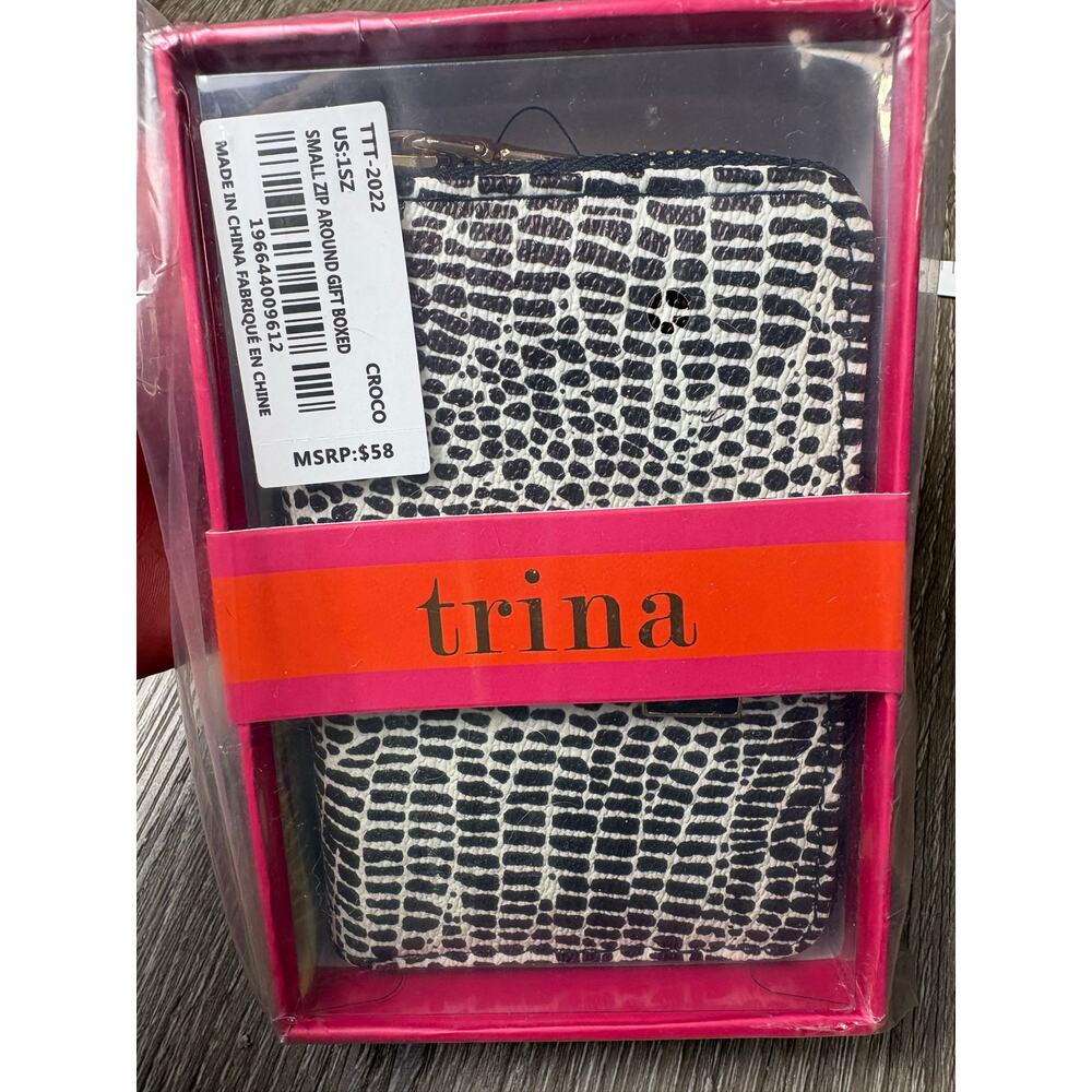Trina Turk Chic Crocodile Pattern Wallet - New With Box! - Picture 4 of 7